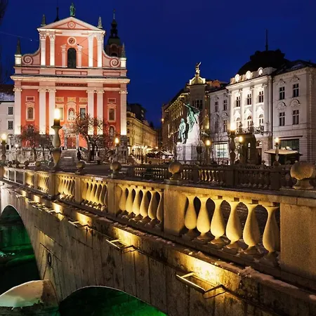 Little Plaza Centre *