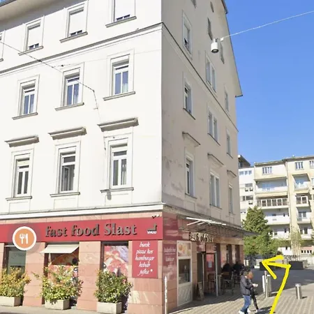 Little Plaza Centre Lubiana