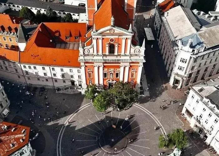 Little Plaza Centre * Liubliana