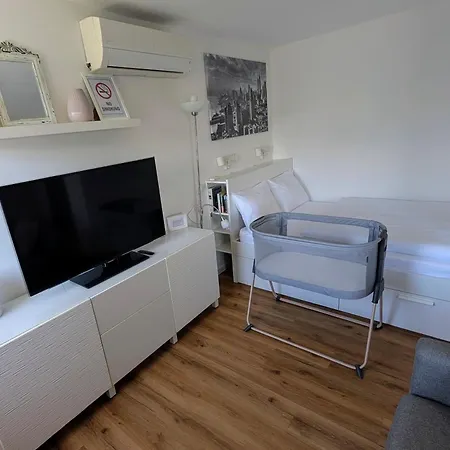 Little Plaza Centre Apartman Ljubljana